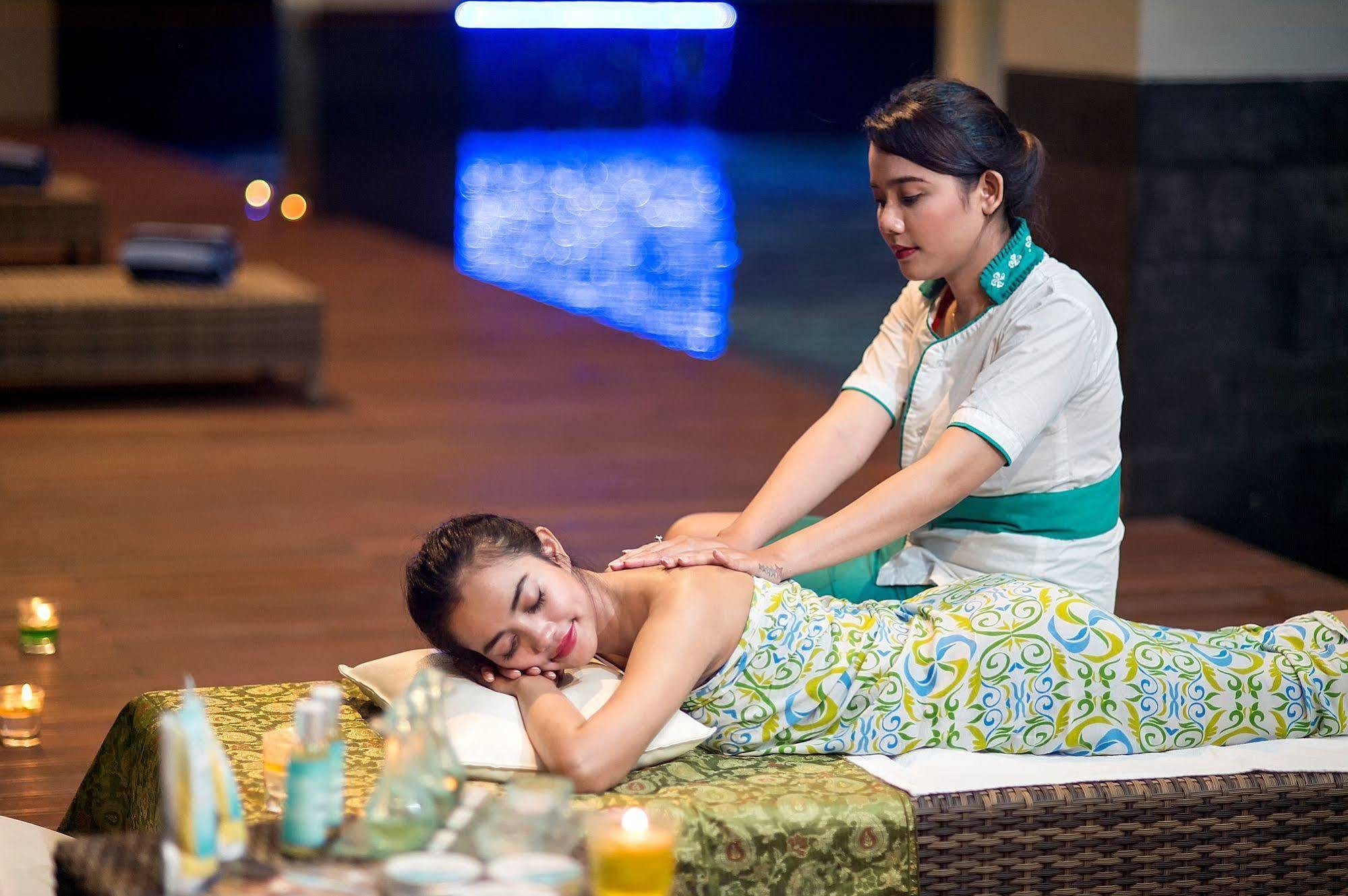 The Atrium Hotel & Resort Yogyakarta Melati Exterior foto